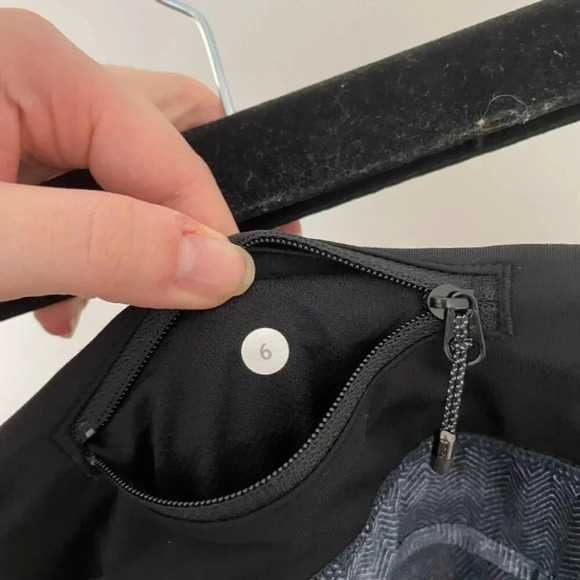 Lululemon Run Times Short Mini Diffusion White Black/Black Size 6 - Picture 4 of 6